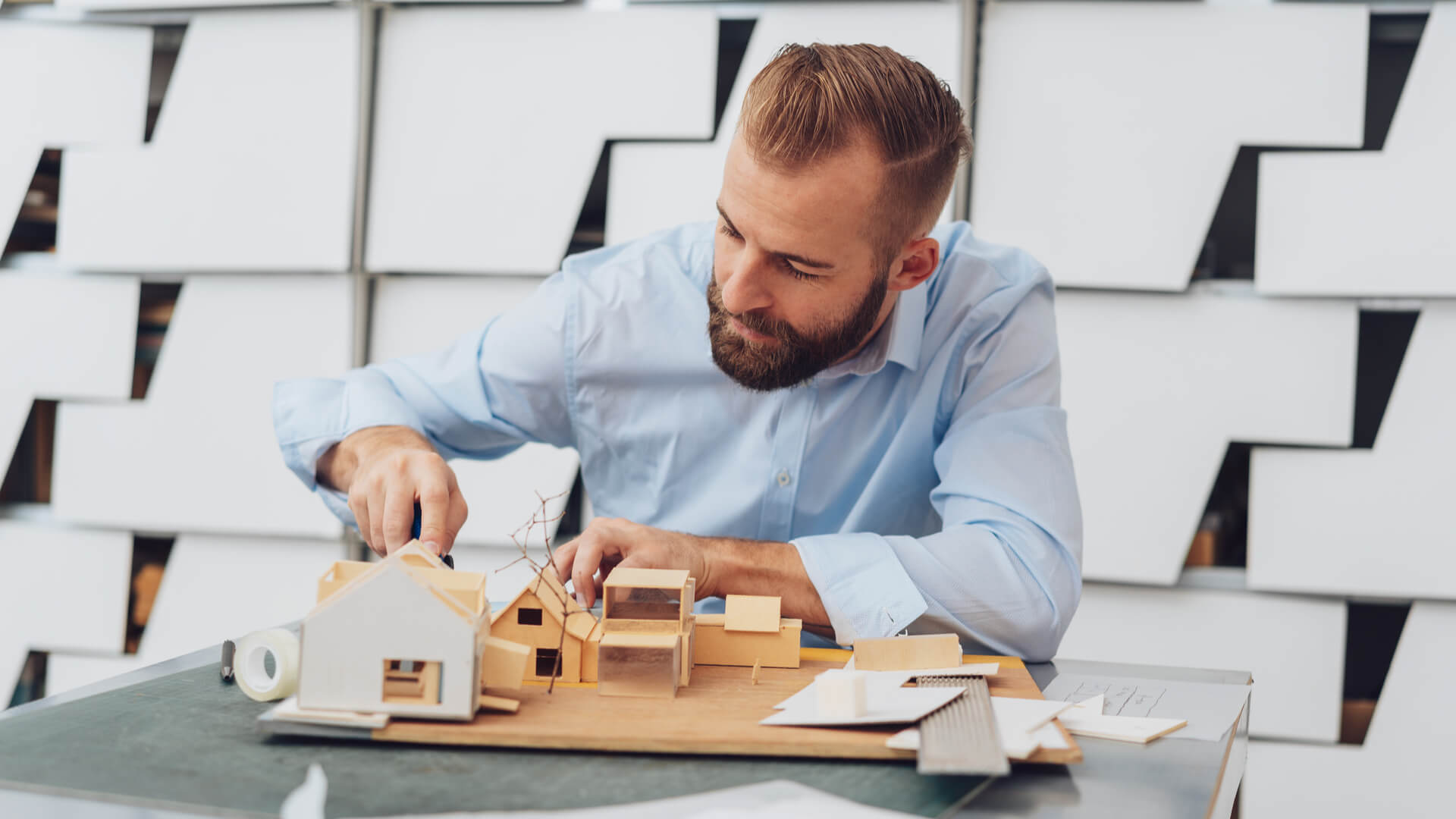 What Are the Differences Between an Architect and a Designer? | HowtoHome